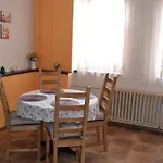 Betty * Tábor