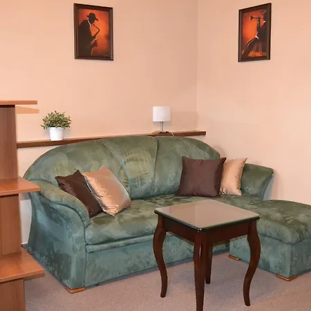 Betty Apartment Tabor